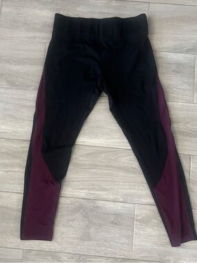 VS PINK size large Black and Burgundy Active Leggings